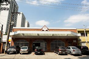 Apartamento com quintal na Praça do Pôr do Sol