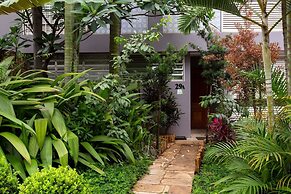 Apartamento com quintal na Praça do Pôr do Sol