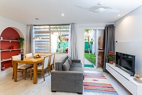 Apartamento com quintal na Praça do Pôr do Sol