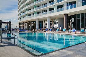 Oceanfront Luxury Condo, Hollywood