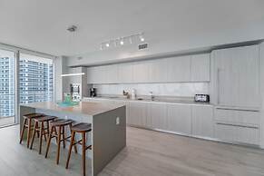 Oceanfront Luxury Condo, Hollywood