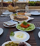 PORTO & ALMIRA BEACH