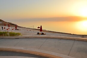 PORTO & ALMIRA BEACH