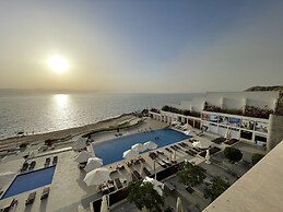 PORTO & ALMIRA BEACH