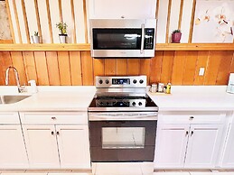 ART House Burnaby Two Bedrooms Suite