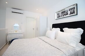 Embassy Gardens - One Bed