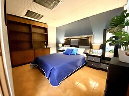 Roomies hostel Cibeles