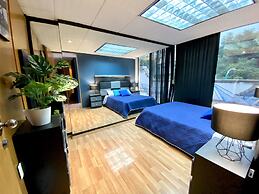 Roomies hostel Cibeles