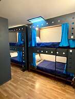 Roomies hostel Cibeles