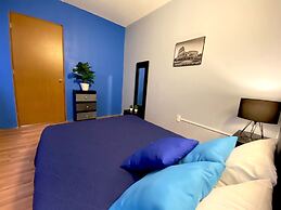 Roomies hostel Cibeles