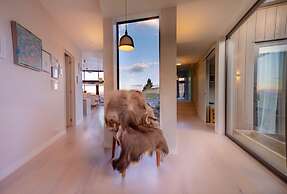 Lake Pukaki - Lake House