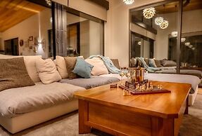 Lake Pukaki - Lake House