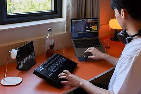 Workers Hotel Ansan by Aank