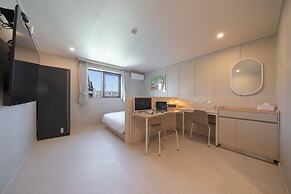 Workers Hotel Ansan by Aank