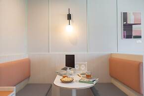 Workers Hotel Ansan by Aank