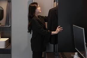 Workers Hotel Ansan by Aank