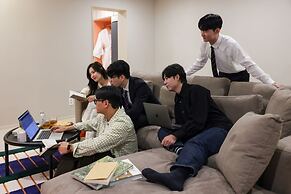 Workers Hotel Ansan by Aank