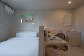 Workers Hotel Ansan by Aank