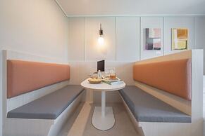 Workers Hotel Ansan by Aank