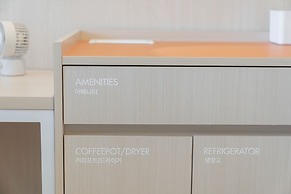 Workers Hotel Ansan by Aank