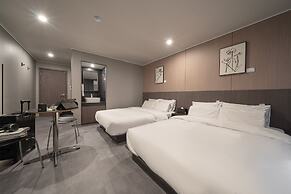 Workers Hotel Ansan by Aank