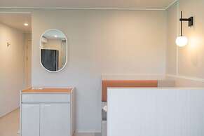 Workers Hotel Ansan by Aank