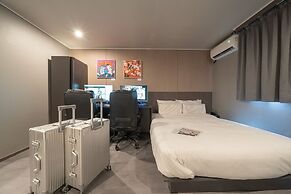 Workers Hotel Ansan by Aank