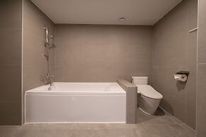 Workers Hotel Ansan by Aank