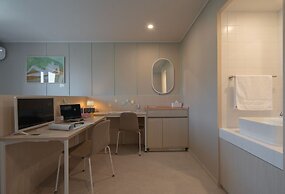 Workers Hotel Ansan by Aank