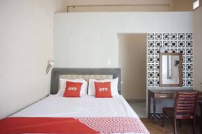 OYO 93003 B32 Homestay