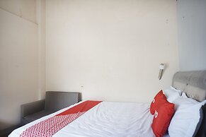 OYO 93003 B32 Homestay