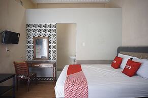 OYO 93003 B32 Homestay