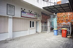 OYO 93003 B32 Homestay