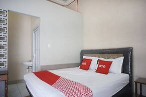 OYO 93003 B32 Homestay