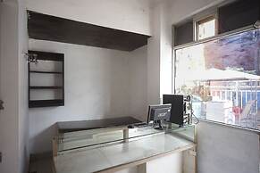 OYO 93003 B32 Homestay