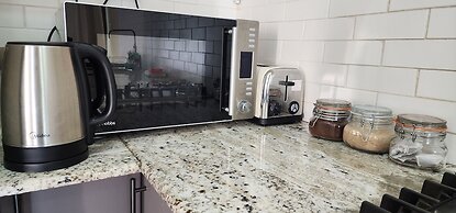 Instahomes by Tru - Garden Suites