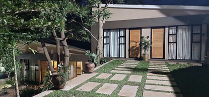 Instahomes by Tru - Garden Suites