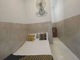 SPOT ON 93035 Karman's Sari Homestay Syariah
