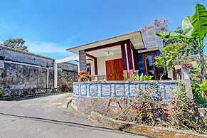 OYO 92884 Agustha Homestay