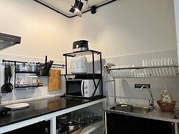 MINI-ME HUBS - Charm Suites in Old City