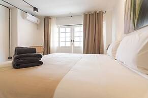 MINI-ME HUBS - Charm Suites in Old City