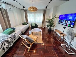 MINI-ME HUBS - Charm Suites in Old City