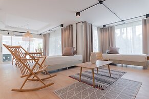 MINI-ME HUBS - Charm Suites in Old City