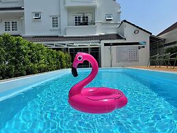 MINI-ME HUBS - Charm Suites in Old City