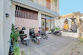 Collection O 93004 Double D Guest House