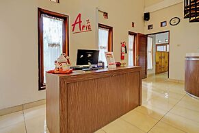 SPOT ON 92975 Aria Hostel Capsul Cihampelas