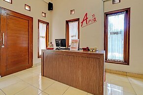 SPOT ON 92975 Aria Hostel Capsul Cihampelas