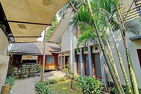 SPOT ON 92975 Aria Hostel Capsul Cihampelas