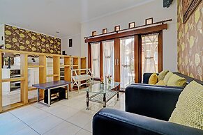 SPOT ON 92975 Aria Hostel Capsul Cihampelas