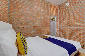 OYO Life 93010 Omah Bareng Syariah Sambisari